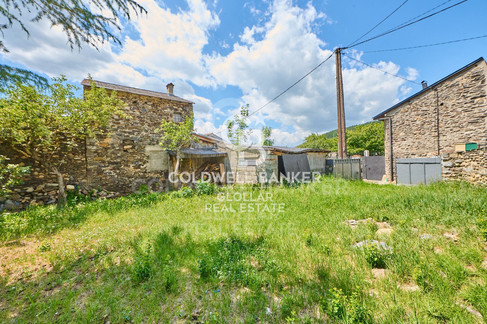 Village house Sale Estavar