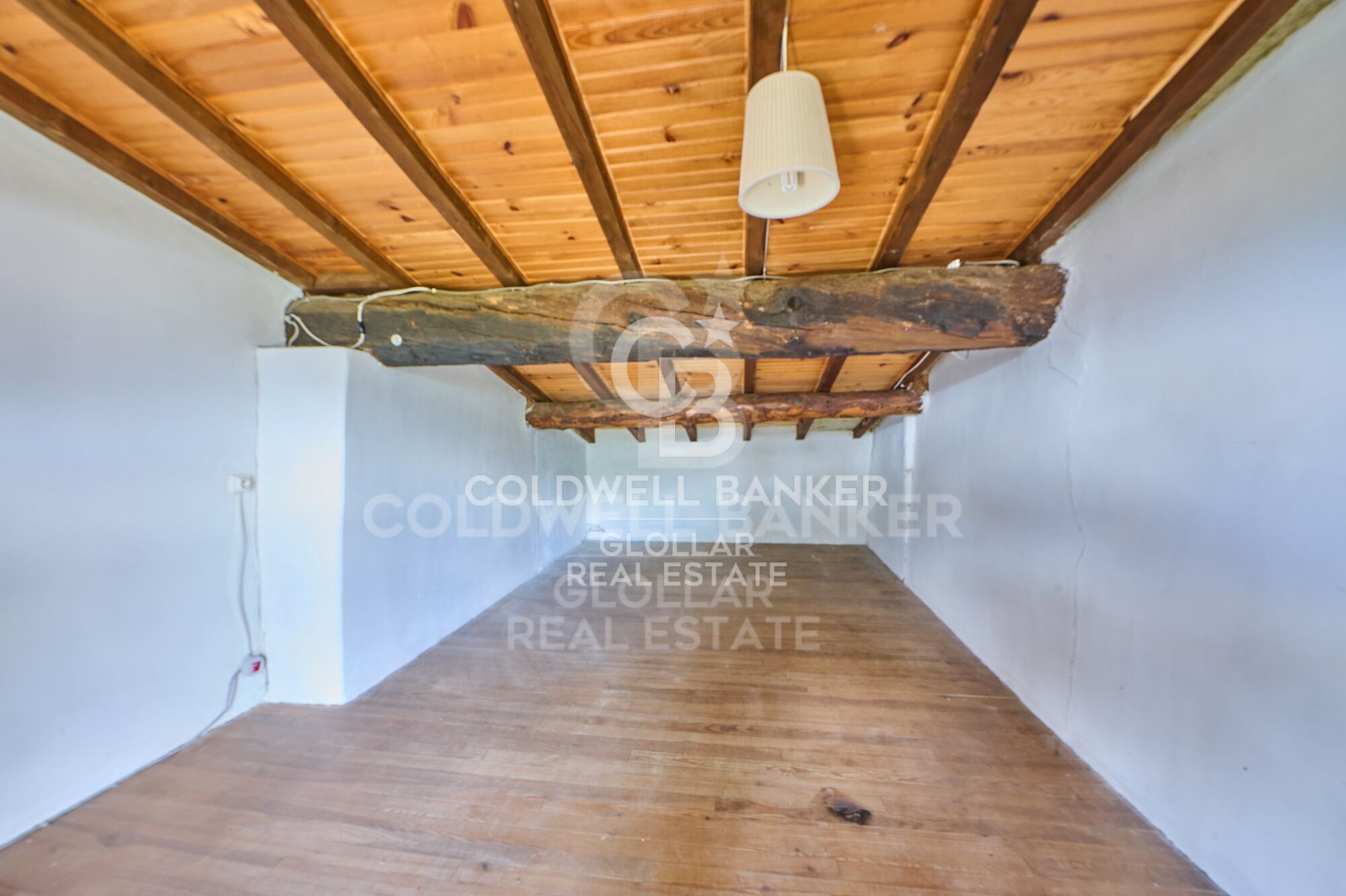 Village house Sale Estavar