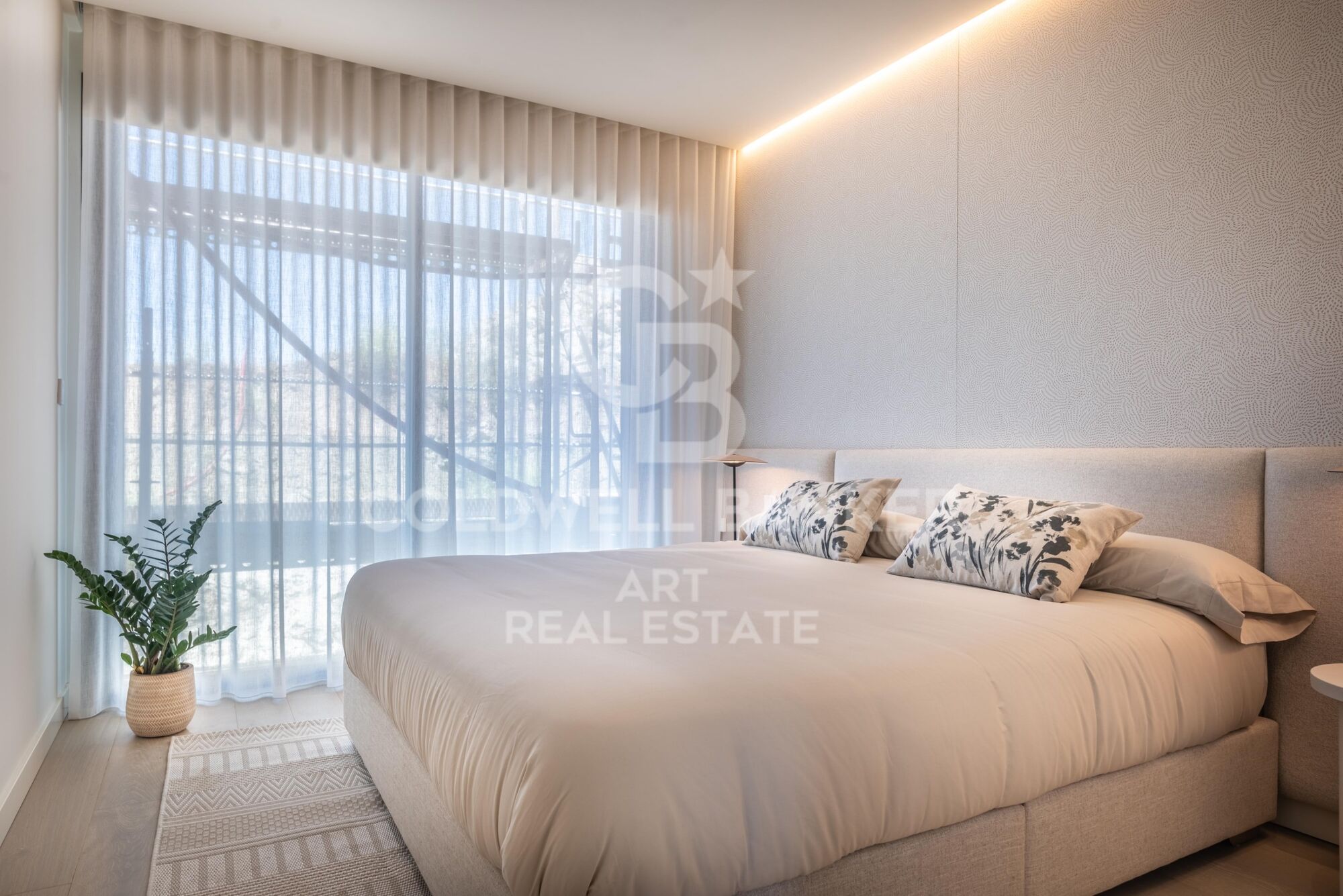 Nuevos apartamentos y áticos de lujo cerca del mar en Estepona