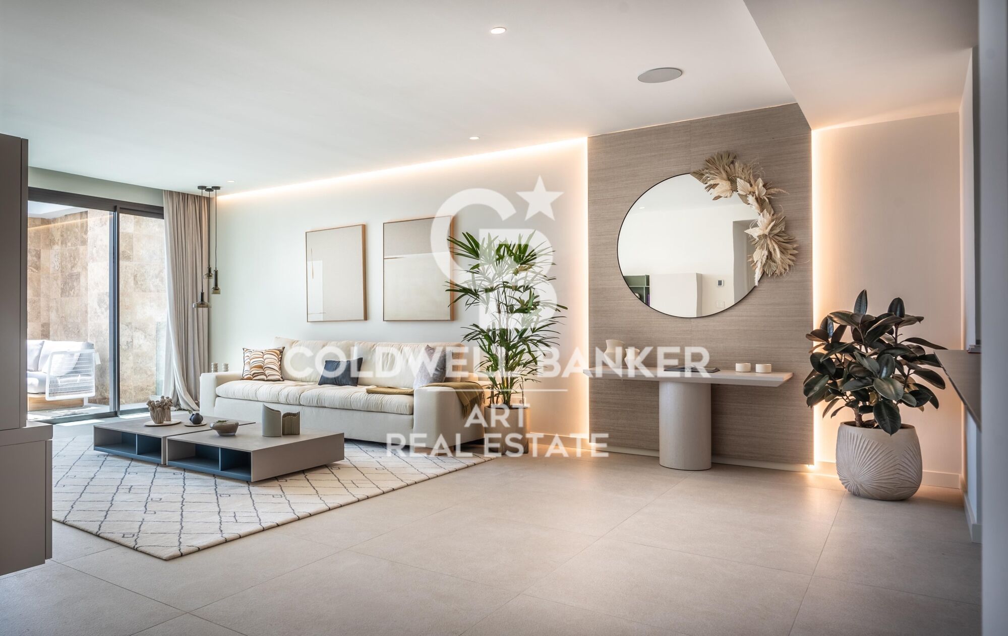 Nuevos apartamentos y áticos de lujo cerca del mar en Estepona