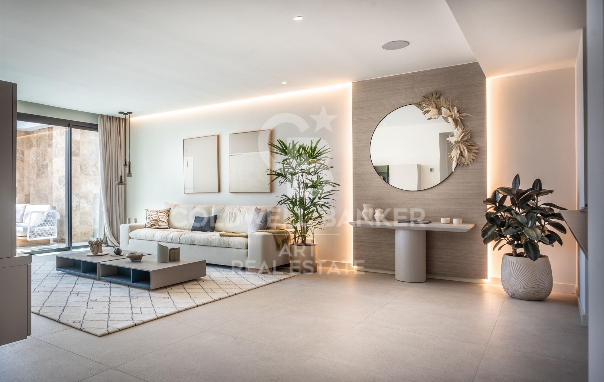 Neue luxuriöse Apartments und Penthäuser in der Nähe des Meeres in Estepona