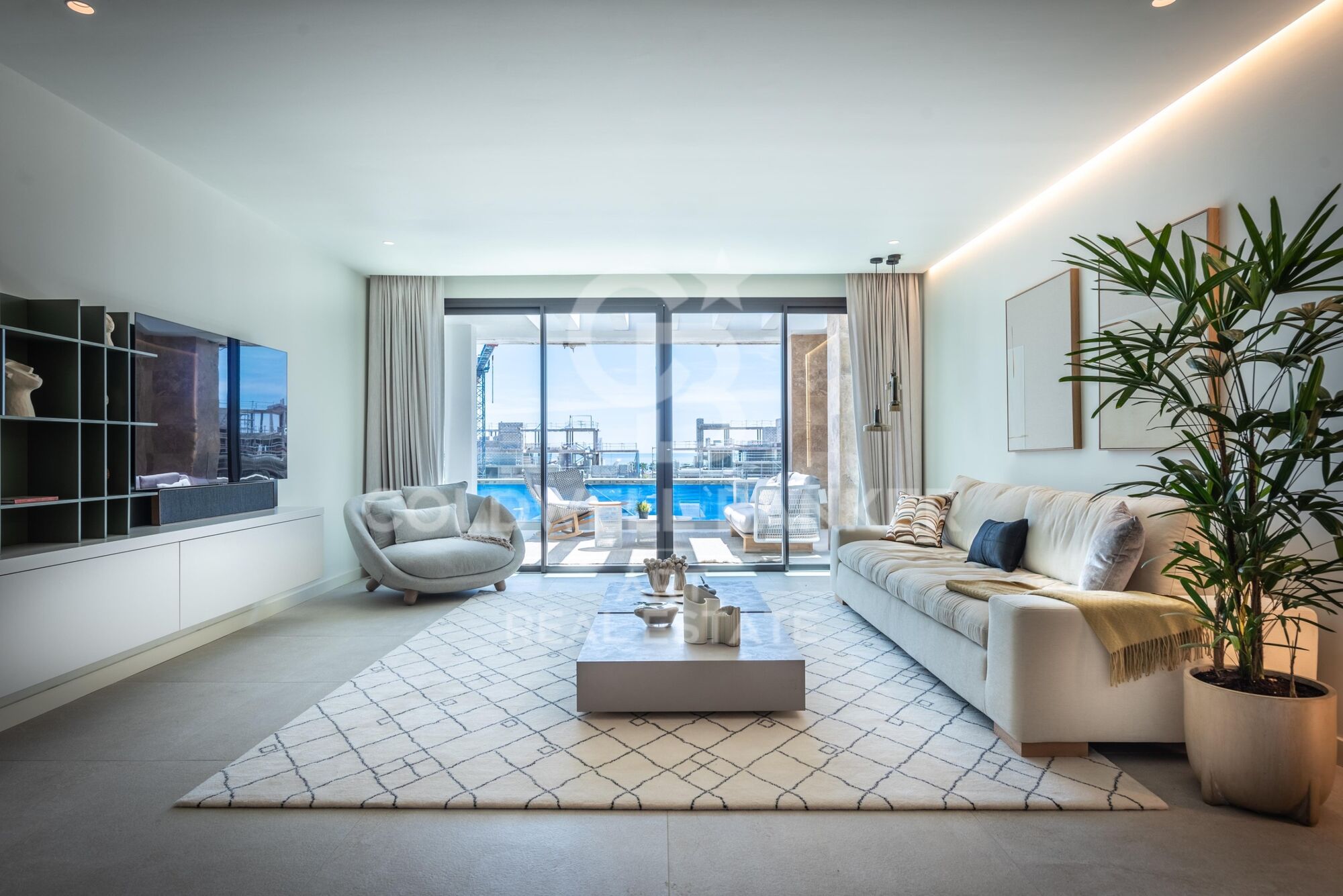 Neue luxuriöse Apartments und Penthäuser in der Nähe des Meeres in Estepona