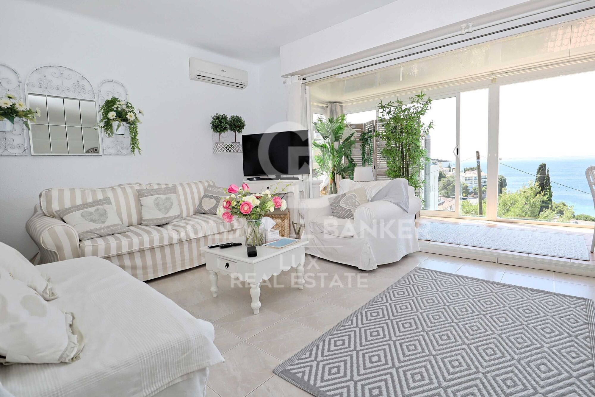 Casa con garaje y vistas al mar en Canyelles, Roses