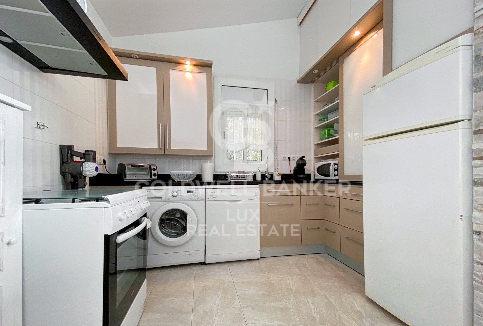 Casa con garaje y vistas al mar en Canyelles, Roses