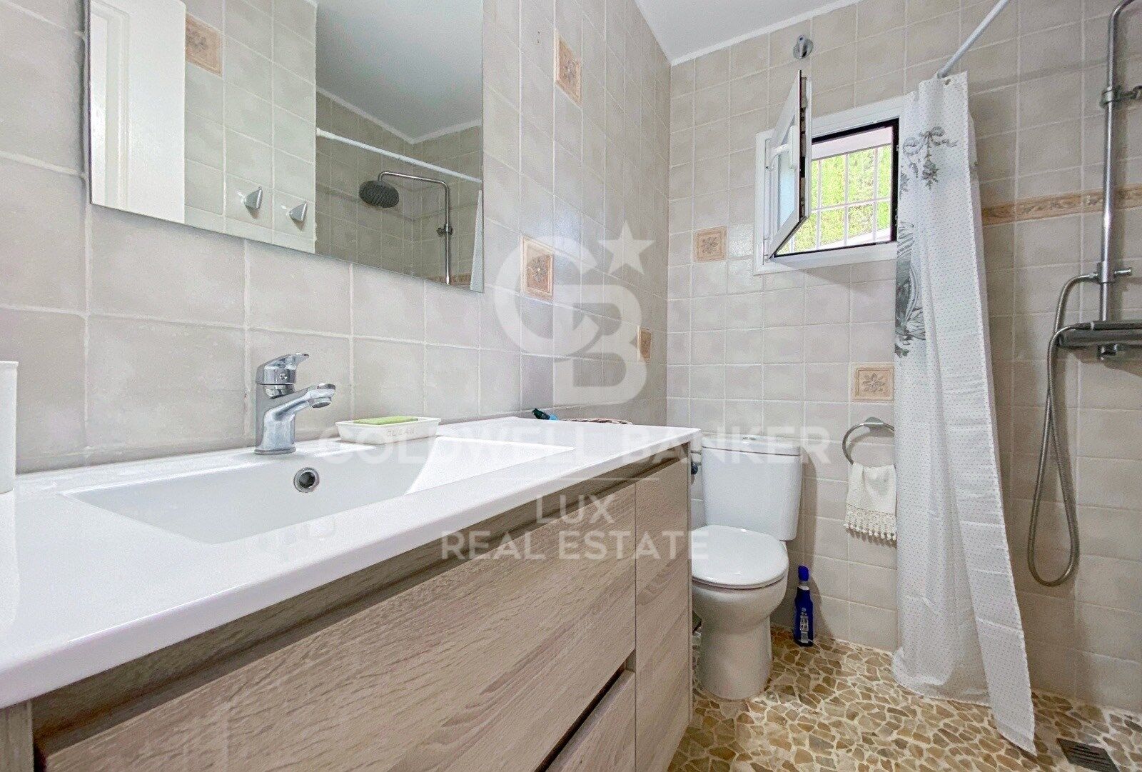 Casa con garaje y vistas al mar en Canyelles, Roses