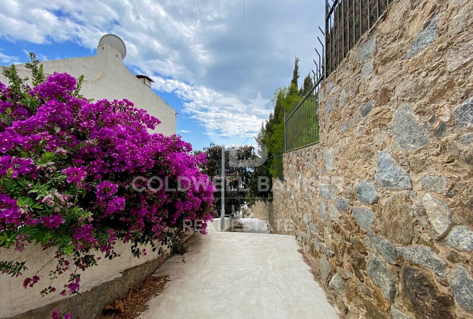 Casa con garaje y vistas al mar en Canyelles, Roses