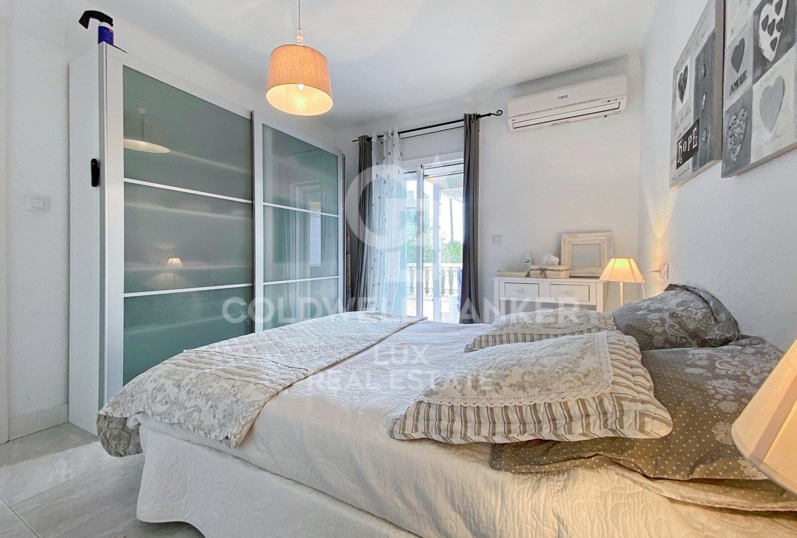 Casa con garaje y vistas al mar en Canyelles, Roses