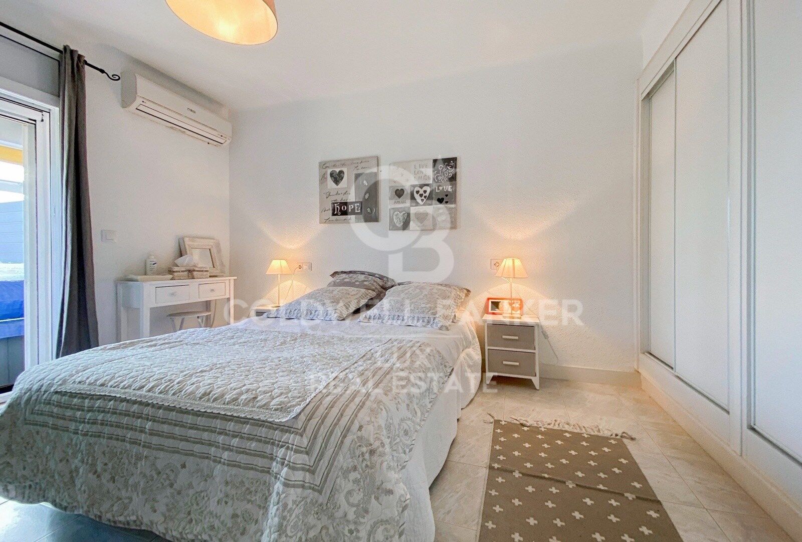 Casa con garaje y vistas al mar en Canyelles, Roses