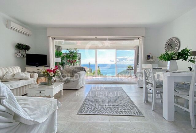 House with garage and sea views in Canyelles, Roses