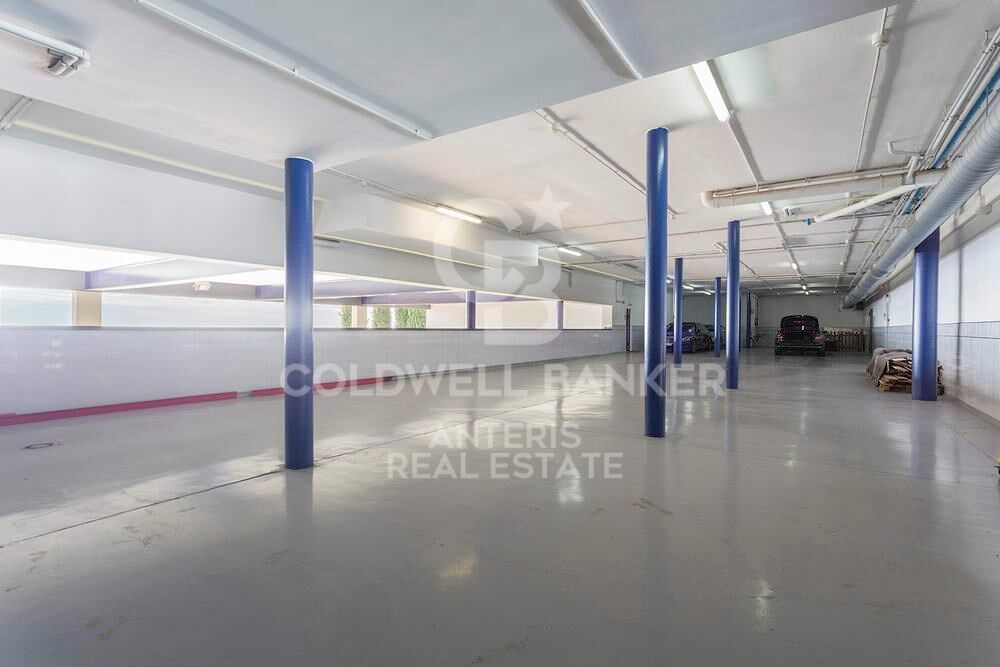 Espectacular casa moderna con fantásticas vistas panorámicas de la ciudad.