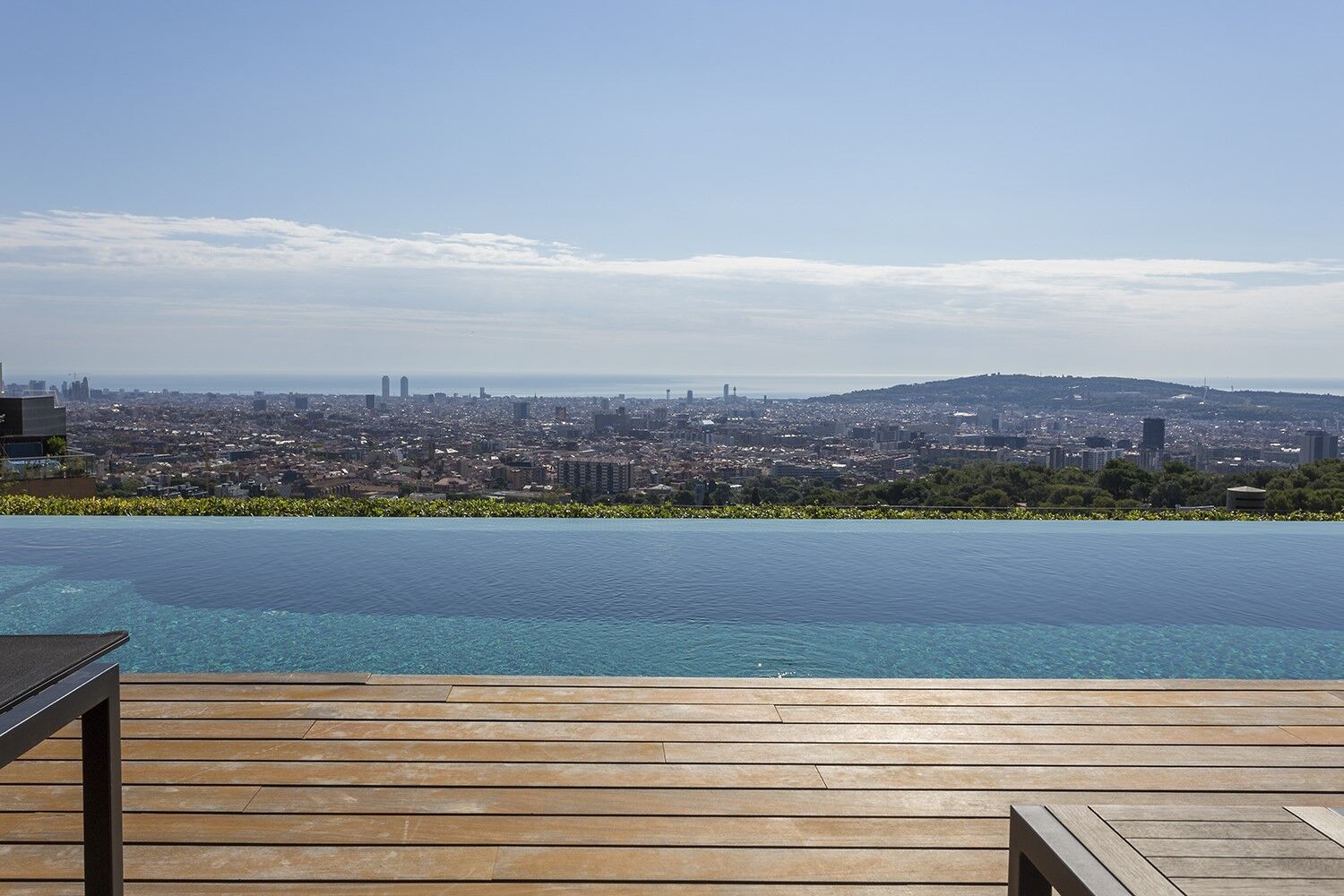 Espectacular casa moderna con fantásticas vistas panorámicas de la ciudad.