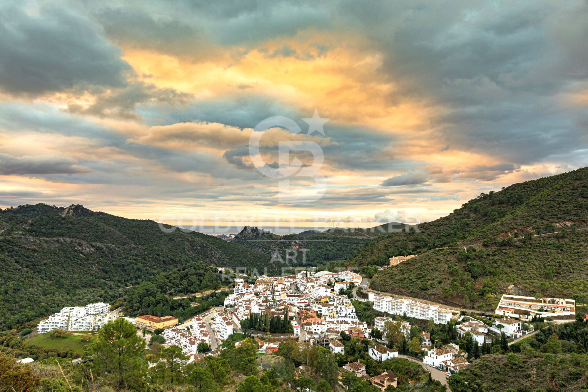 Exclusive first floor apartments with terraces in Benahavis