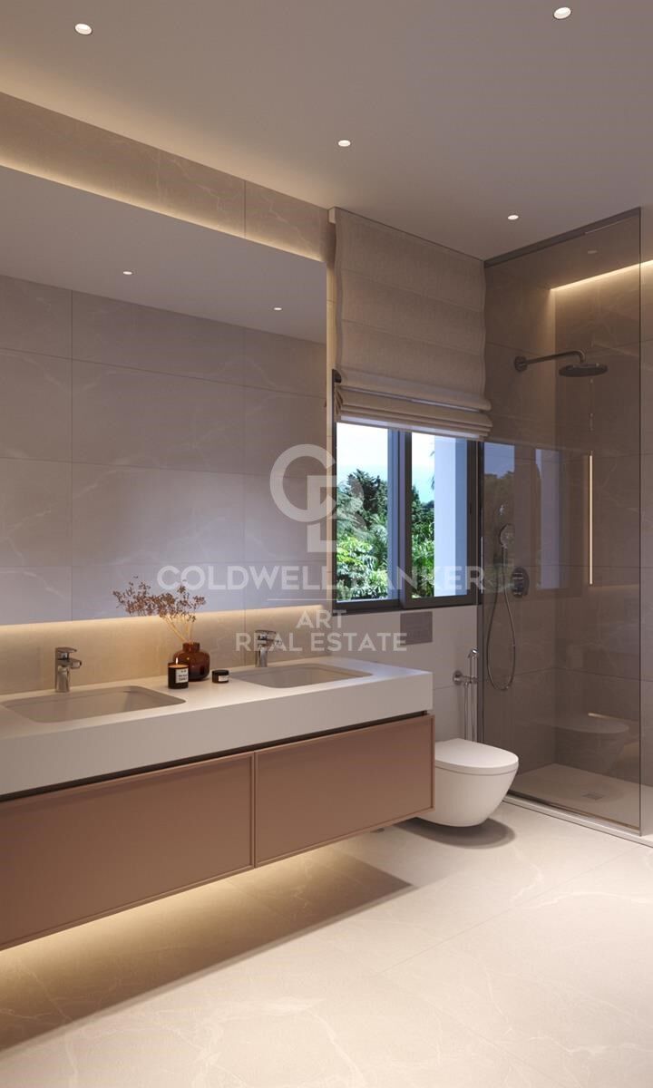 Spectacular penthouses with open sea views in Estepona