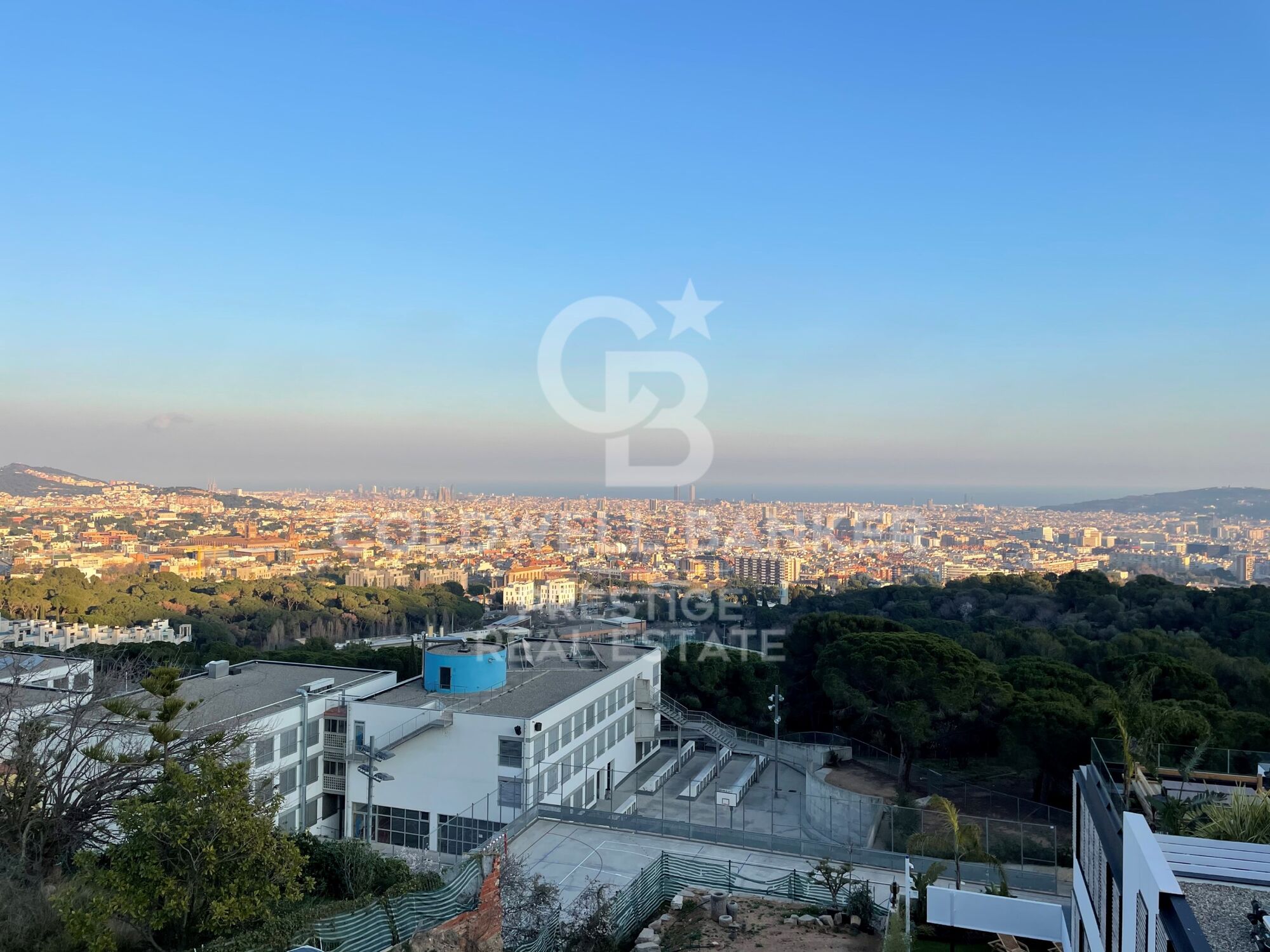 Brandneues Haus mit Panoramablick auf Barcelona