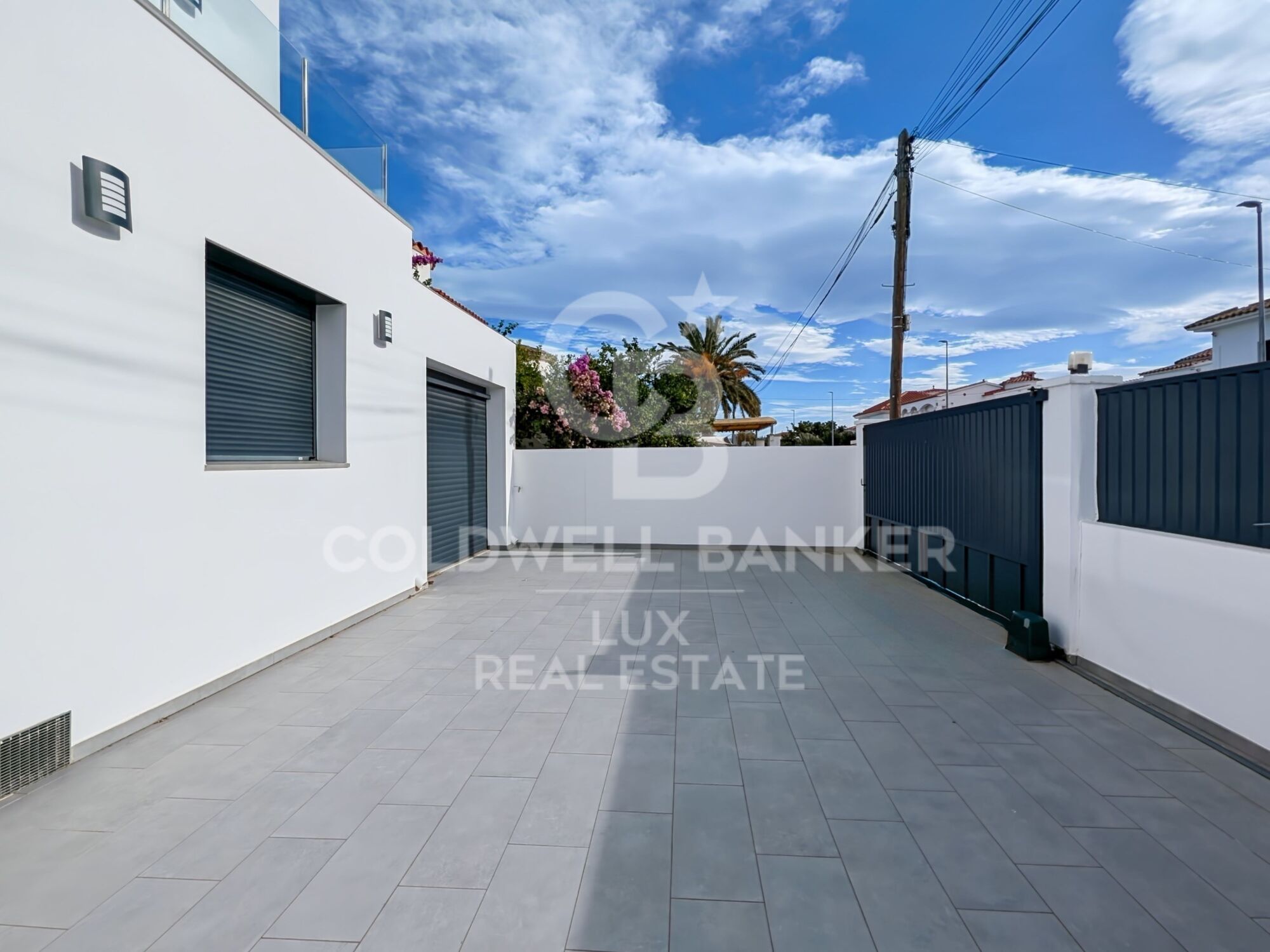 Villa de lujo renovada con amarre de 12,5 m en Empuriabrava