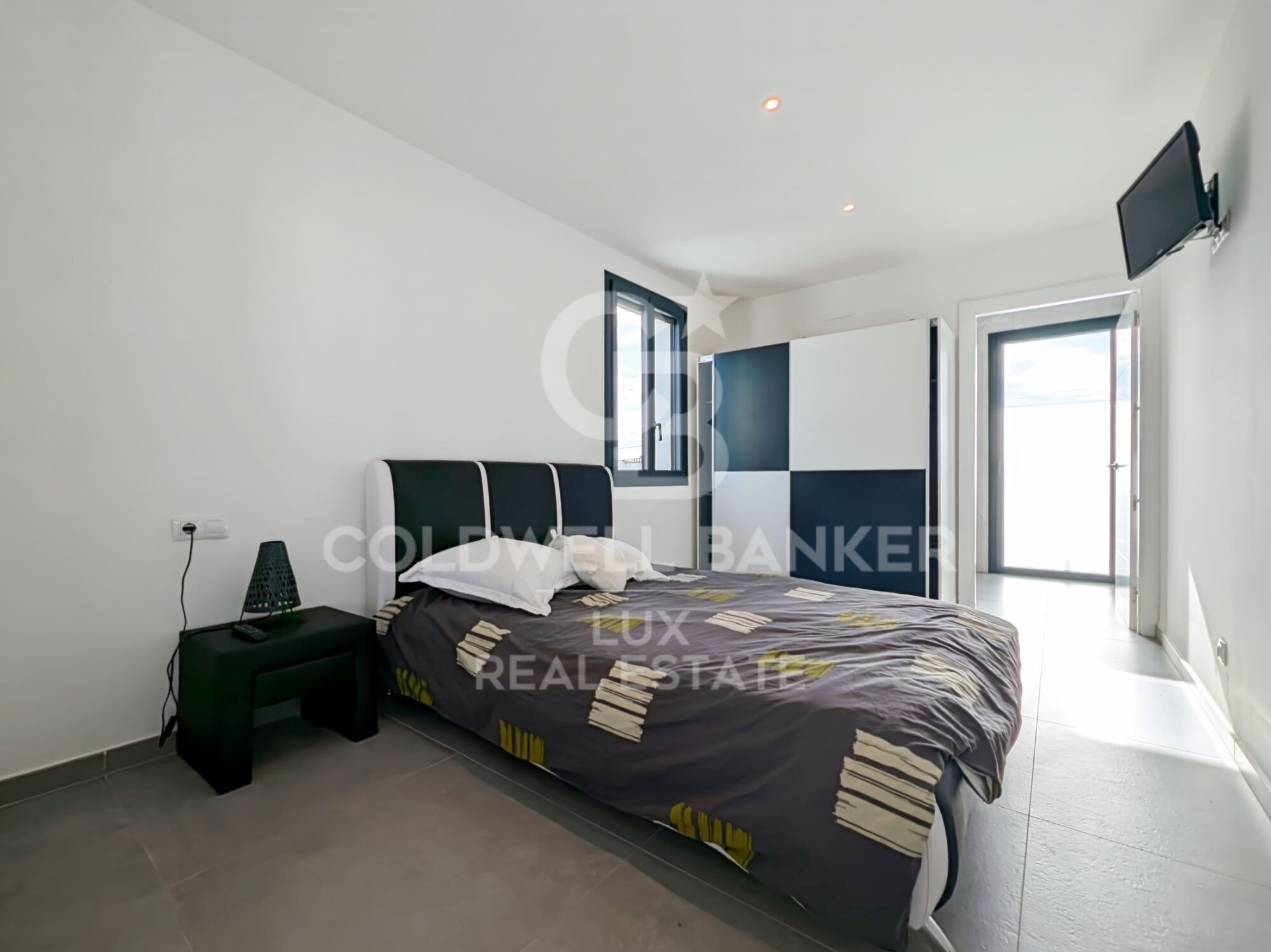 Villa de lujo renovada con amarre de 12,5 m en Empuriabrava