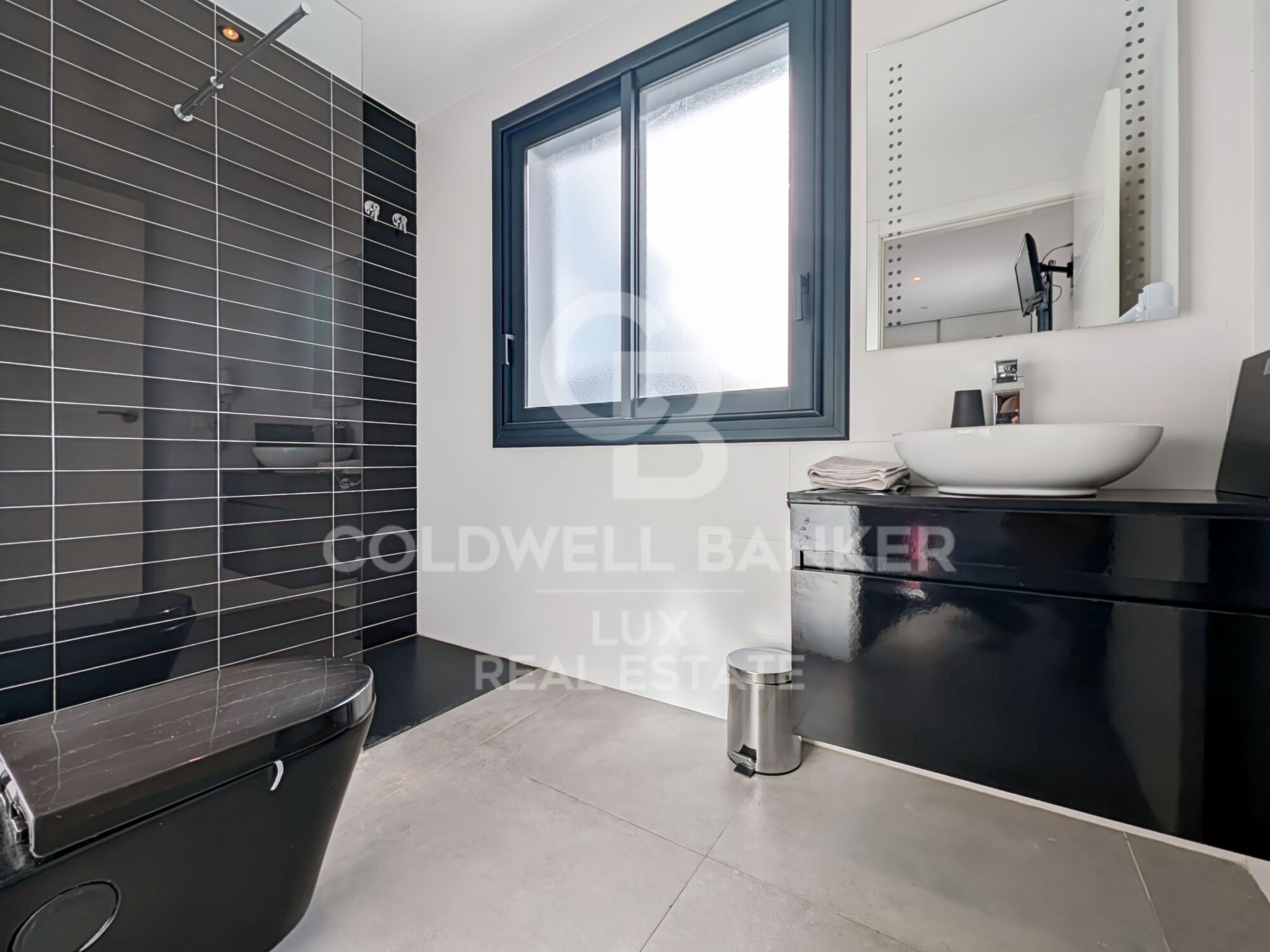 Villa de lujo renovada con amarre de 12,5 m en Empuriabrava