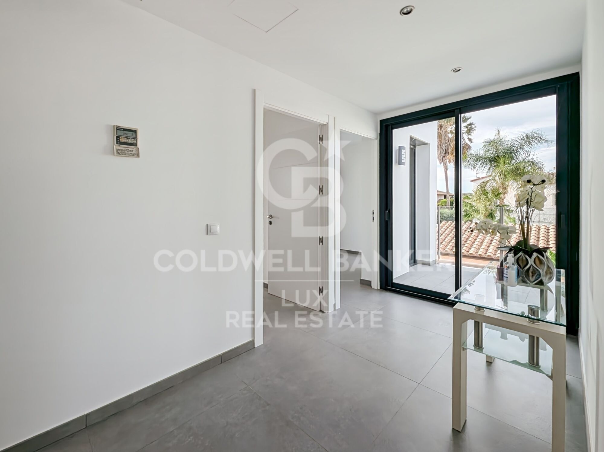 Villa de lujo renovada con amarre de 12,5 m en Empuriabrava