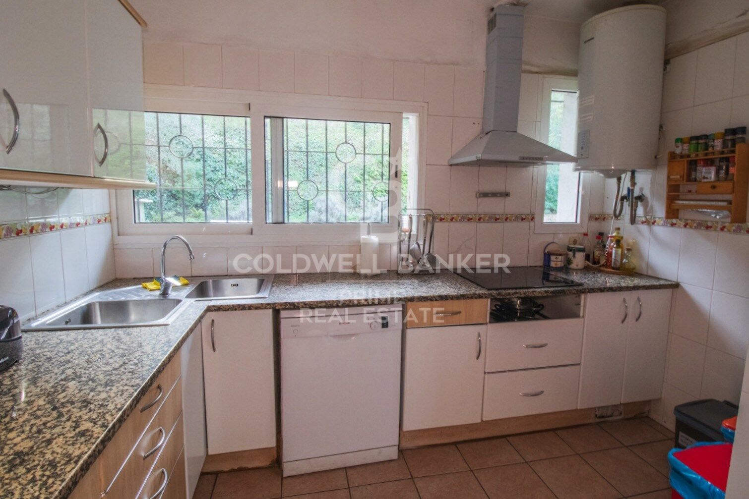 For sale detached house with panoramic sea views in Begur