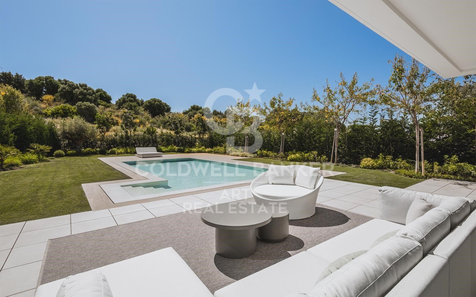 Spectacular designer villas with 4 and 5 bedrooms in El Paraiso, Estepona