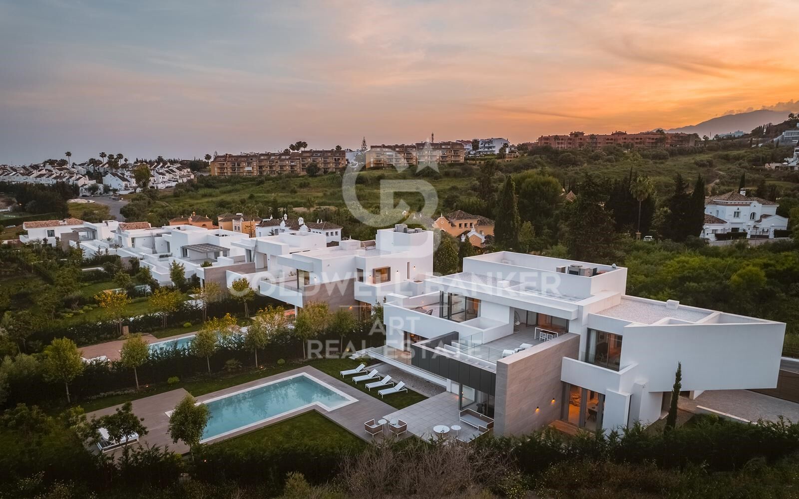 Spektakuläre Designer-Villen mit 4 und 5 Schlafzimmern in El Paraiso, Estepona