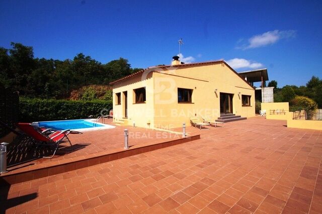 Exclusive house for sale located in Begur