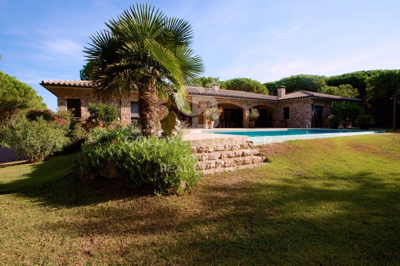For sale detached villa just 200 meters from the beach of Pals, Costa Brava