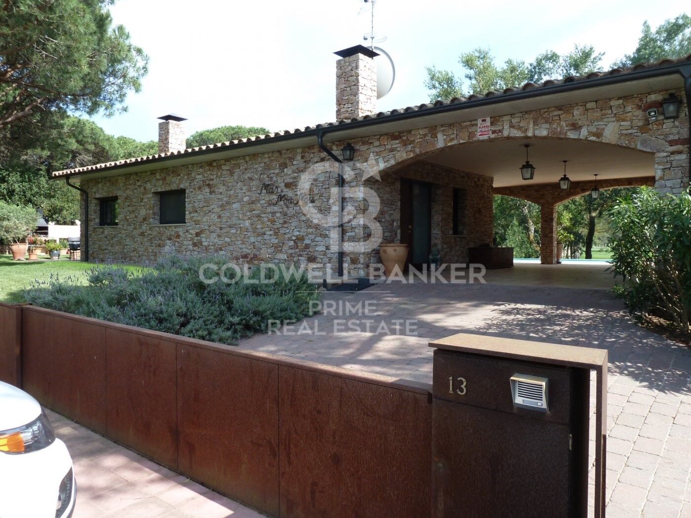 For sale detached villa just 200 meters from the beach of Pals, Costa Brava