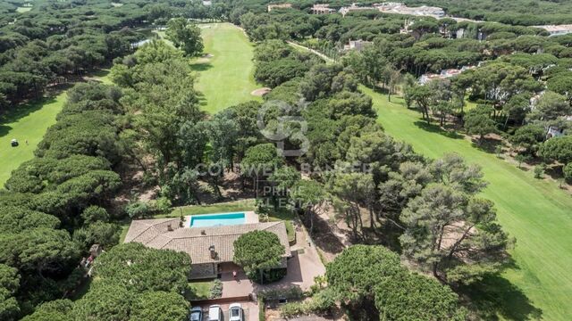 For sale detached villa just 200 meters from the beach of Pals, Costa Brava