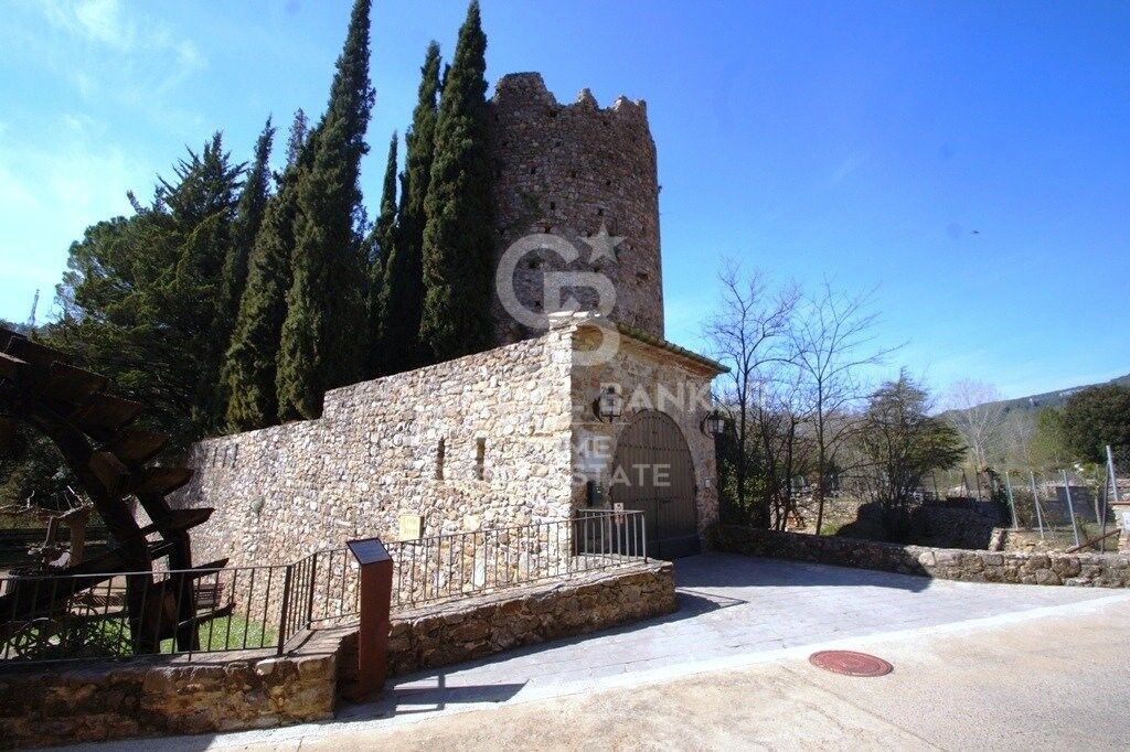 For sale special Masía-style property in the municipality of Sant Llorenç de la Muga, Alt Empordà