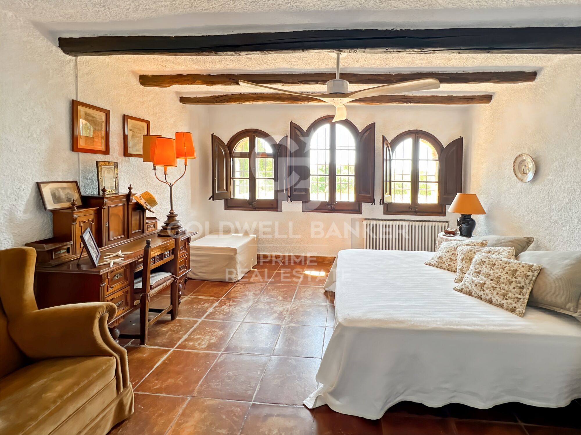 Country property with stables and training grounds just minutes from PGA Golf