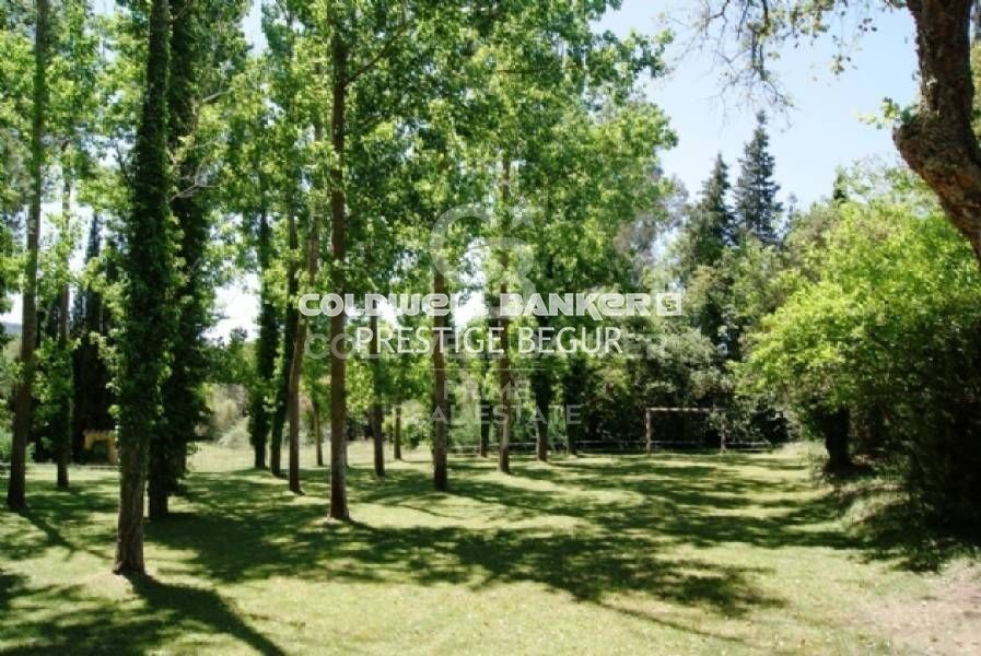 Finca rústica única junto al PGA Catalunya