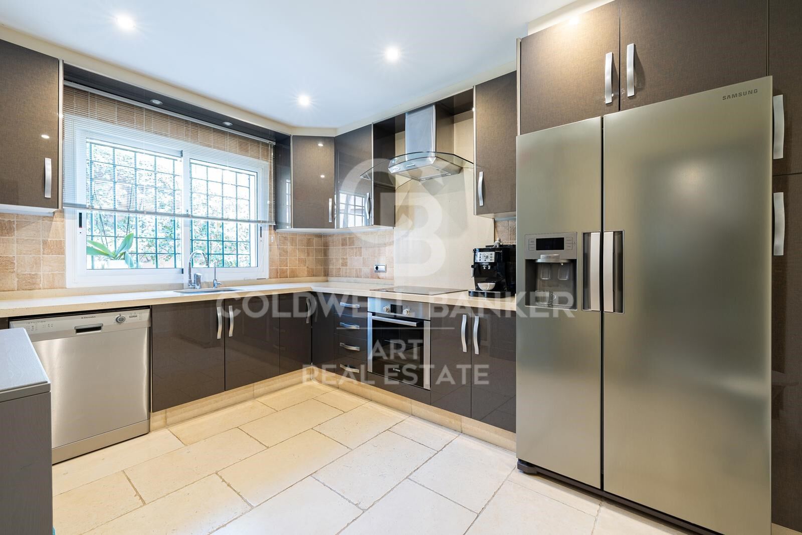 Elegante adosado en Brisas del Sur, Nueva Andalucía