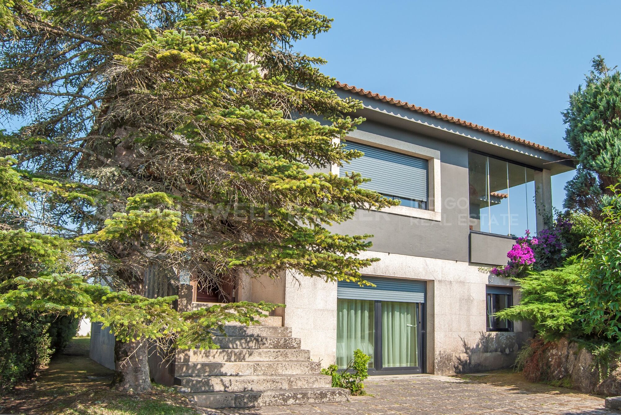 Luxury villa in Playa America with sea views and private access street