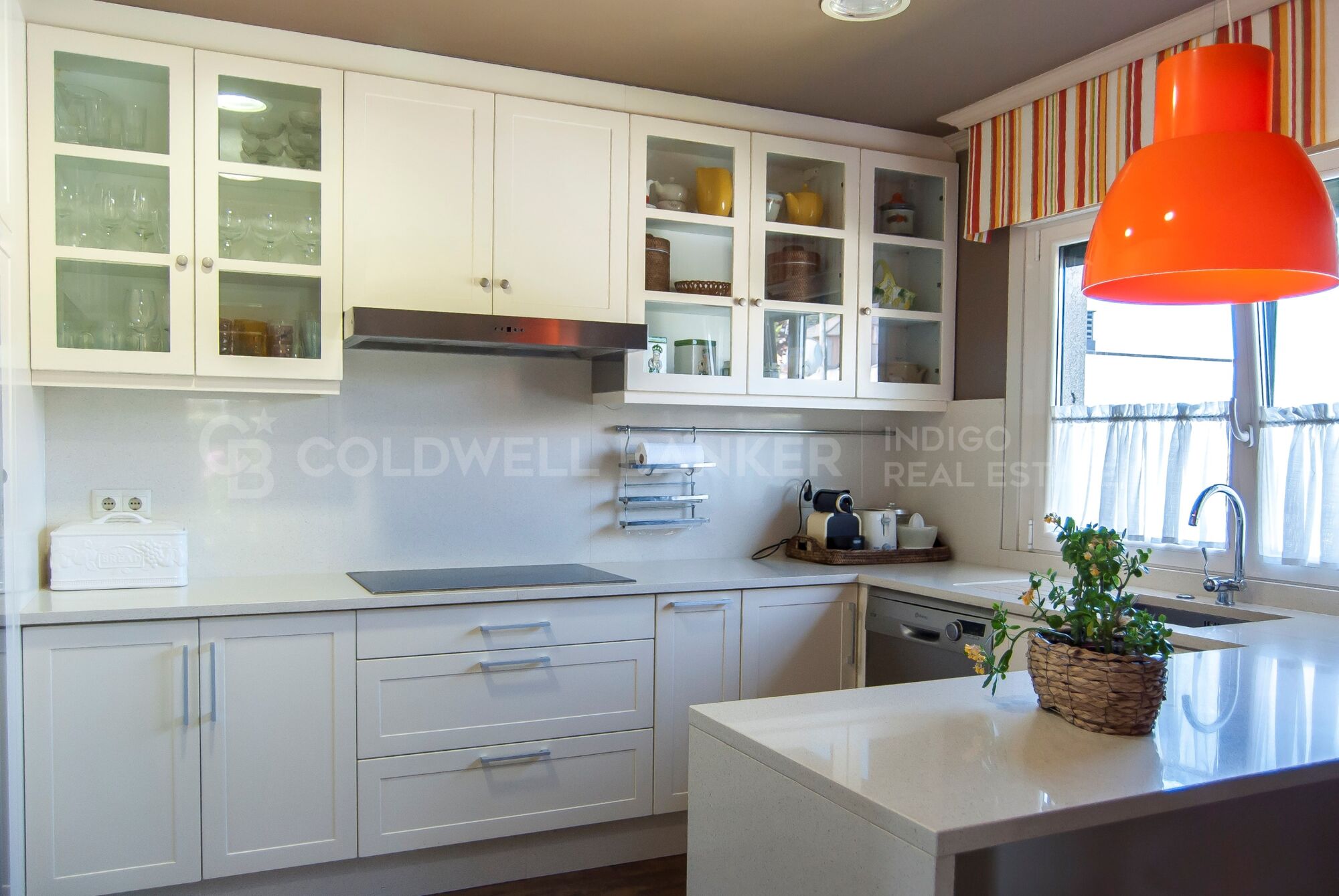 Luxury villa in Playa America with sea views and private access street