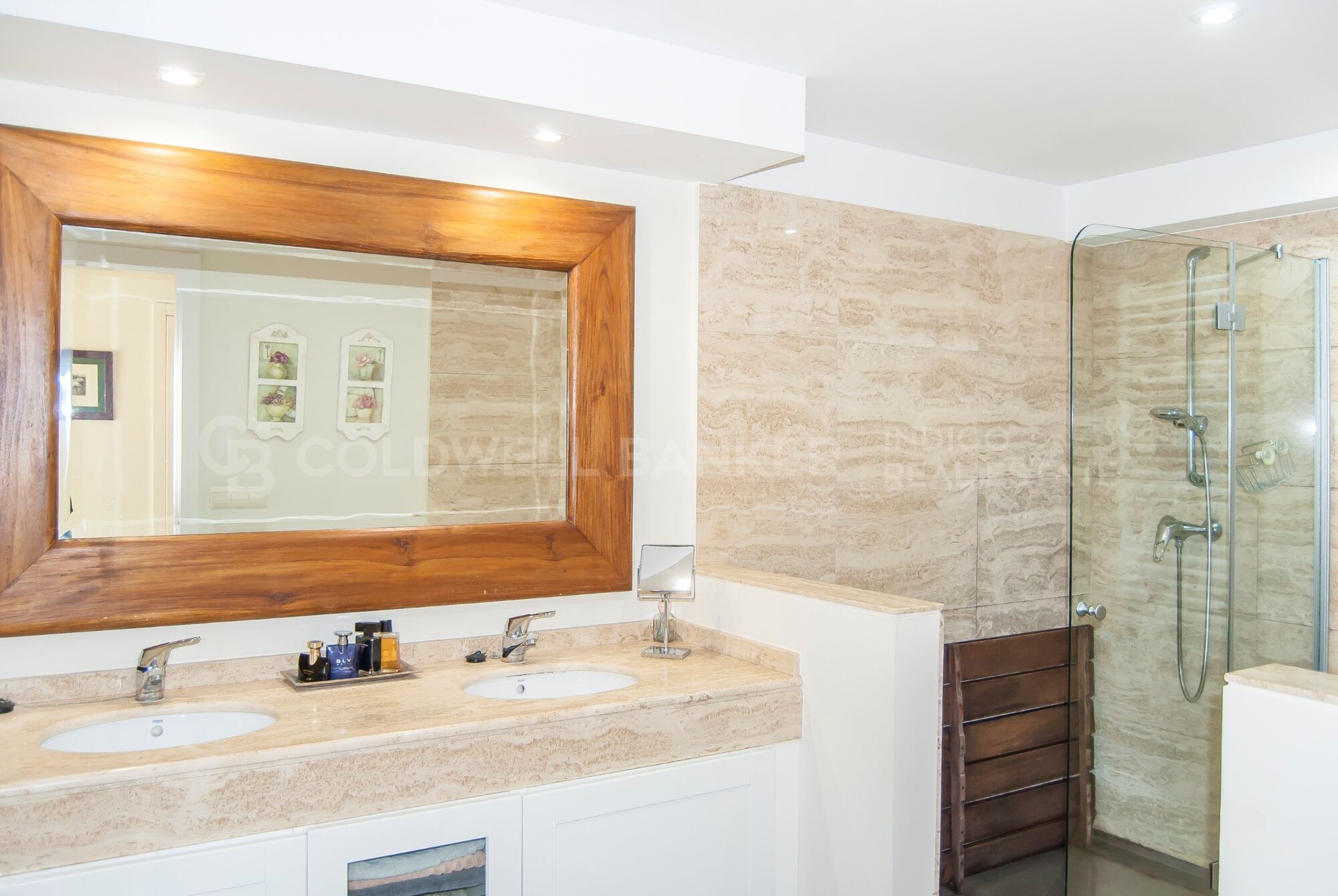 Luxury villa in Playa America with sea views and private access street