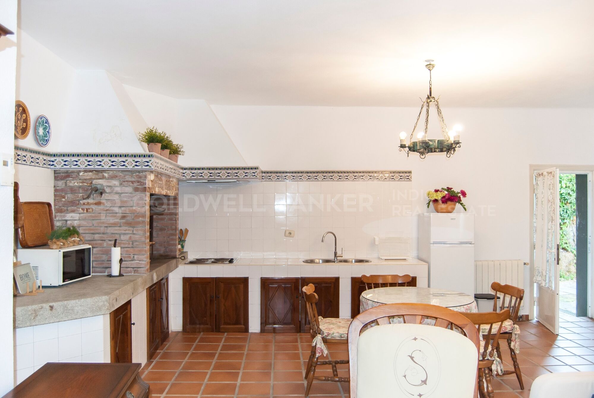 Luxury villa in Playa America with sea views and private access street