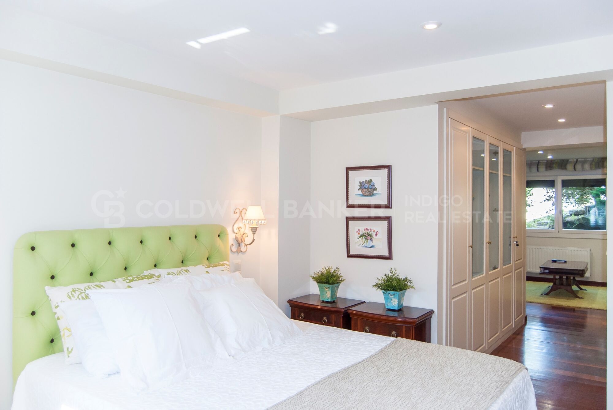 Luxury villa in Playa America with sea views and private access street