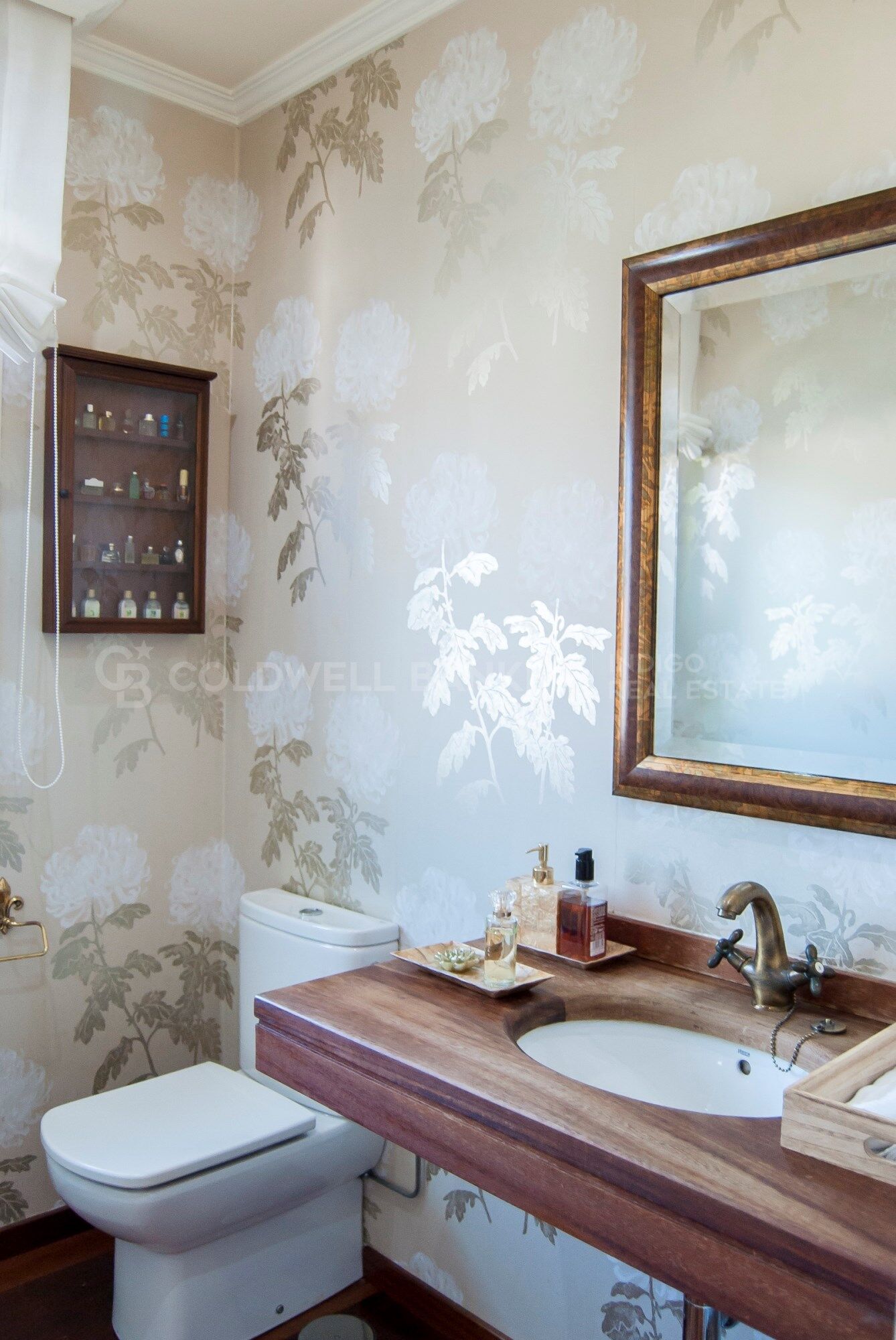 Luxury villa in Playa America with sea views and private access street