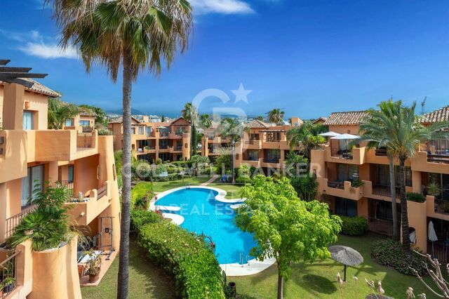 Modern Penthouse with Terrace & Sea Views in Bel Air