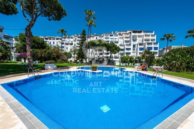 Elegant beachside apartment in Playas del Duque, Puerto Banús