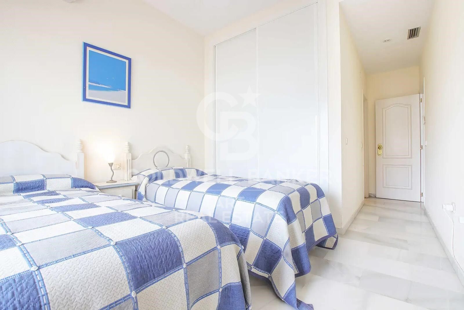 Elegant apartment in Royal Garden, Nueva Andalucía, Marbella