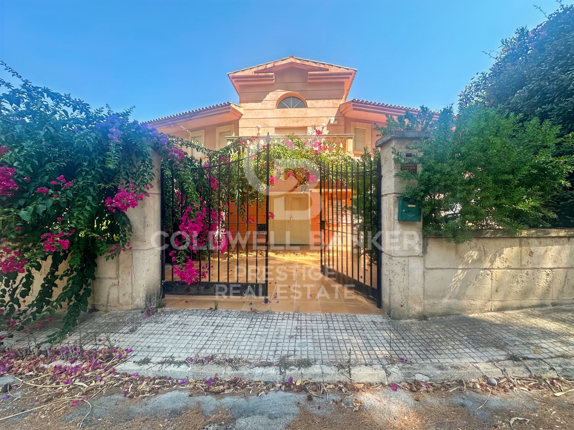 Exklusive Villa mit Panoramablick auf das Meer in Canyamel