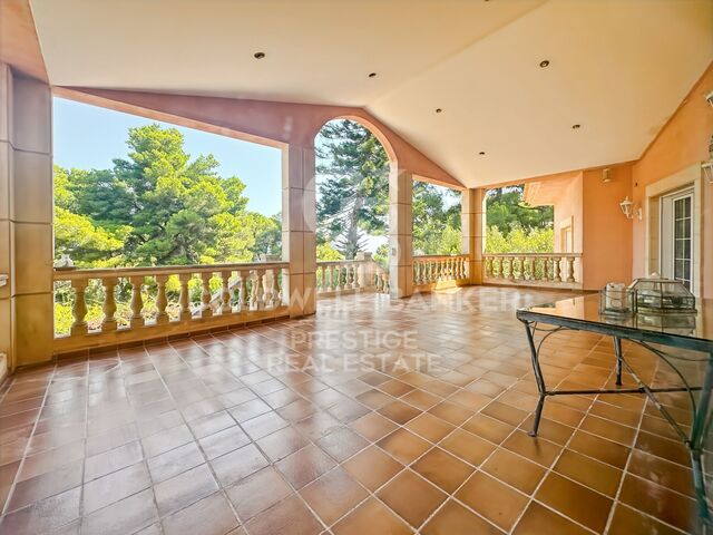 Exklusive Villa mit Panoramablick auf das Meer in Canyamel