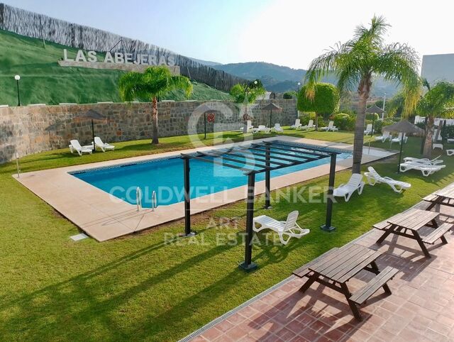 Apartment with incredible views in Altos de Estepona