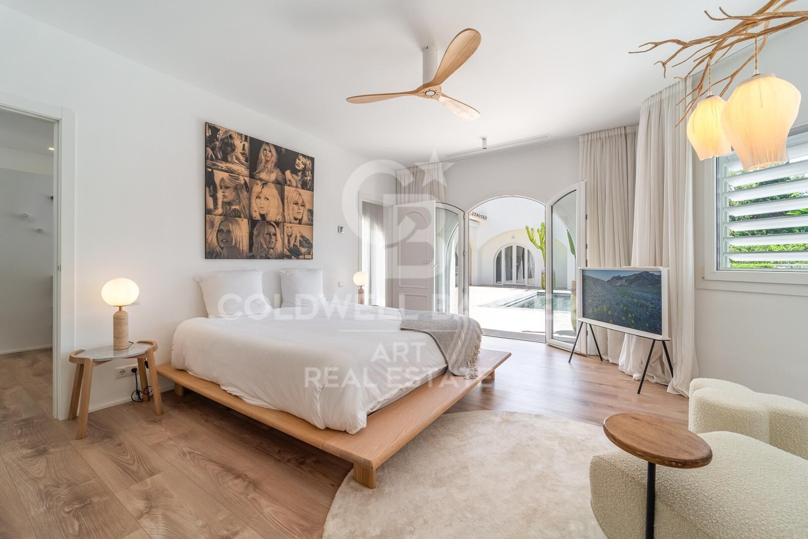 Villa elegante en primera línea de golf en Guadalmina Alta, Marbella