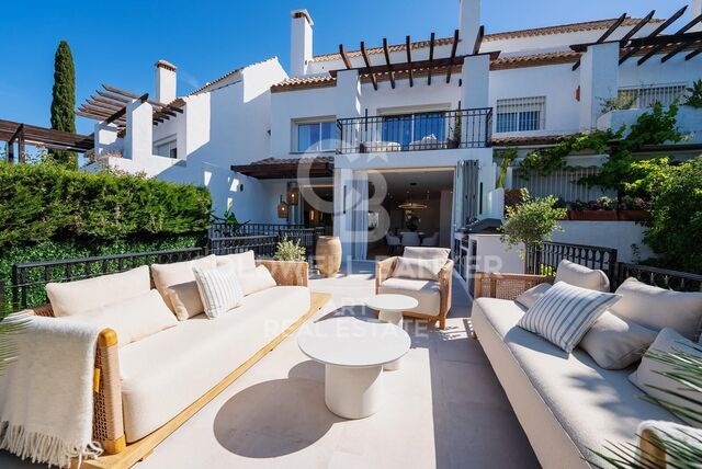 Elegant semi-detached villa in Altos de Salamanca, Marbella