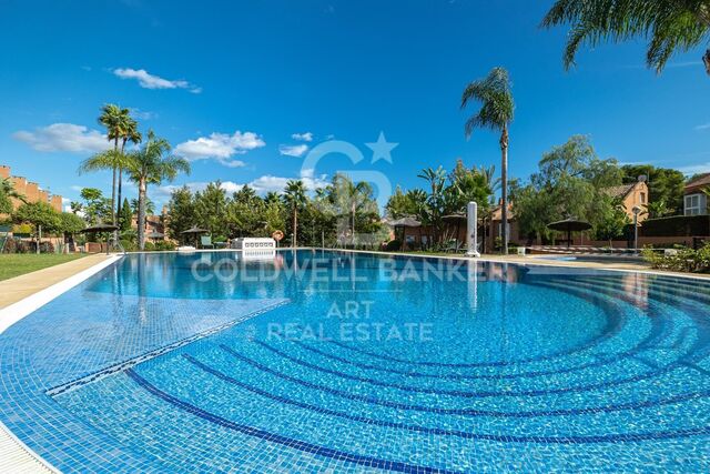 Charming beachside townhouse with private garden in Los Monteros, Marbella