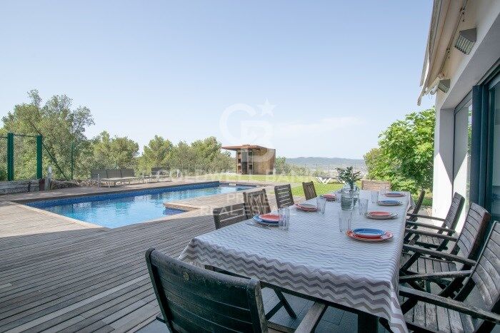 Contemporary villa for sale in resindencial Begur