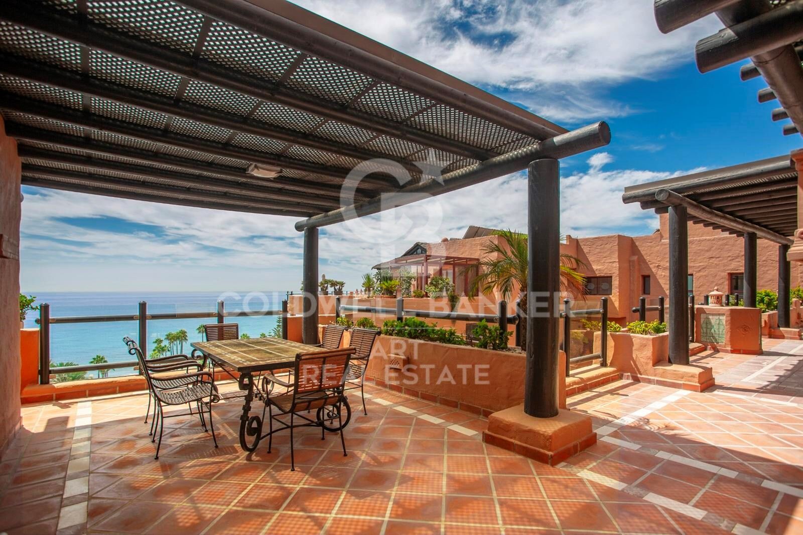 Ático exclusivo en la zona privada del Hotel Kempinski Bahia con vistas panorámicas al mar, Estepona